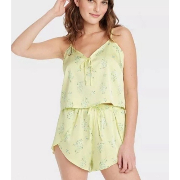 Colsie Pajama Set Womens Medium Yellow Green Floral Tank Shorts Silky NWOT - Picture 1 of 15